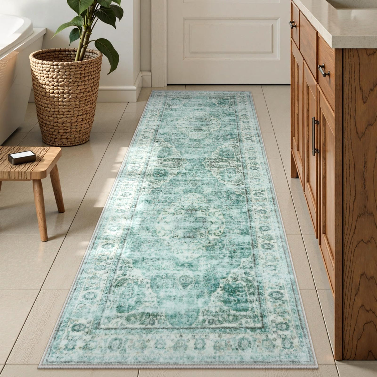 Uphome Boho Small Bath Mat, Distressed Farmhouse Light Khaki Bath Rugs, Comfy Velvet Bathroom Rugs Non Slip Washable, Vintage Oriental Toilet Rug for Sink Shower Vanity, 18x26 inch