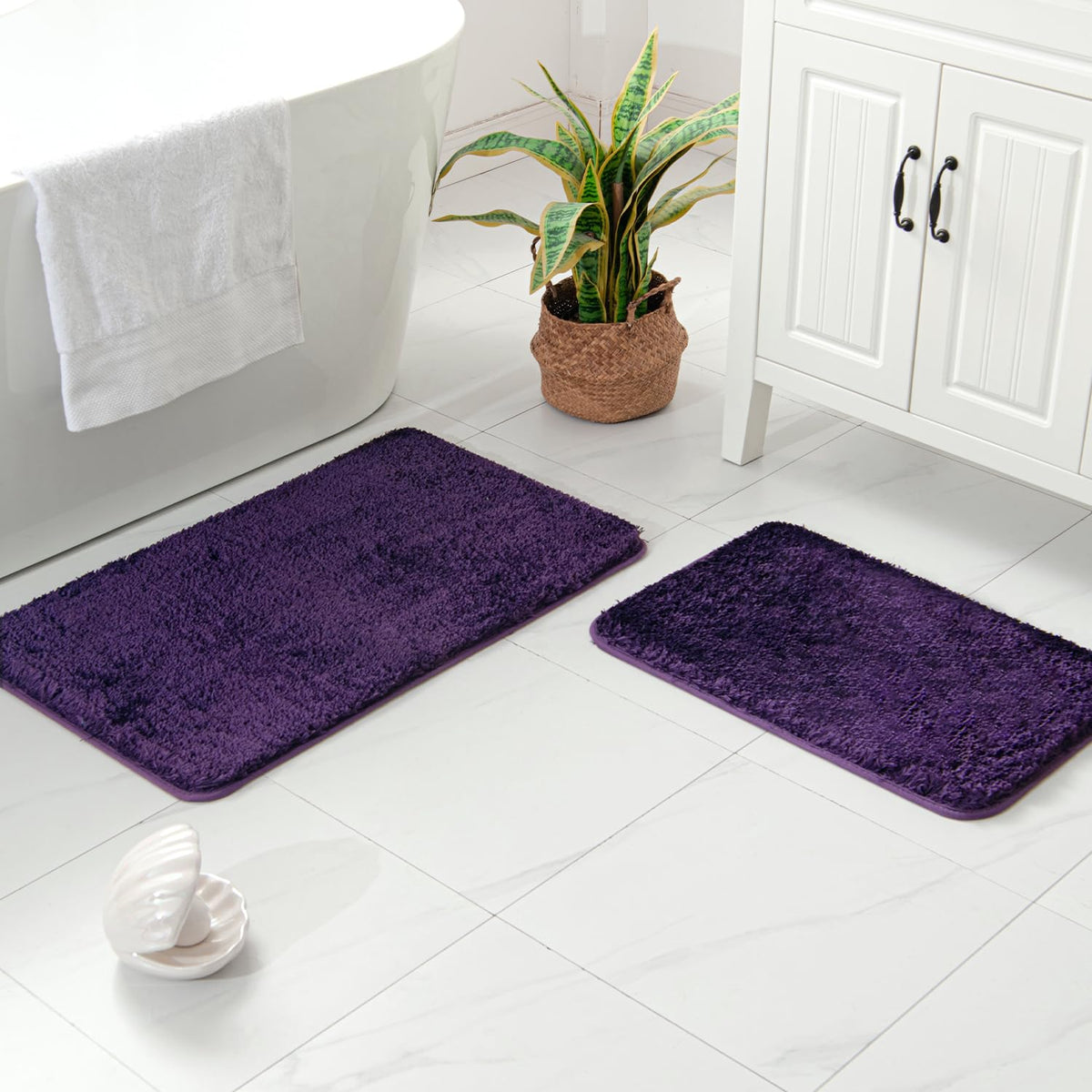 MIULEE Christmas Dark Green Bathroom Rugs Set 2 Piece Small Bath Mats 16x24