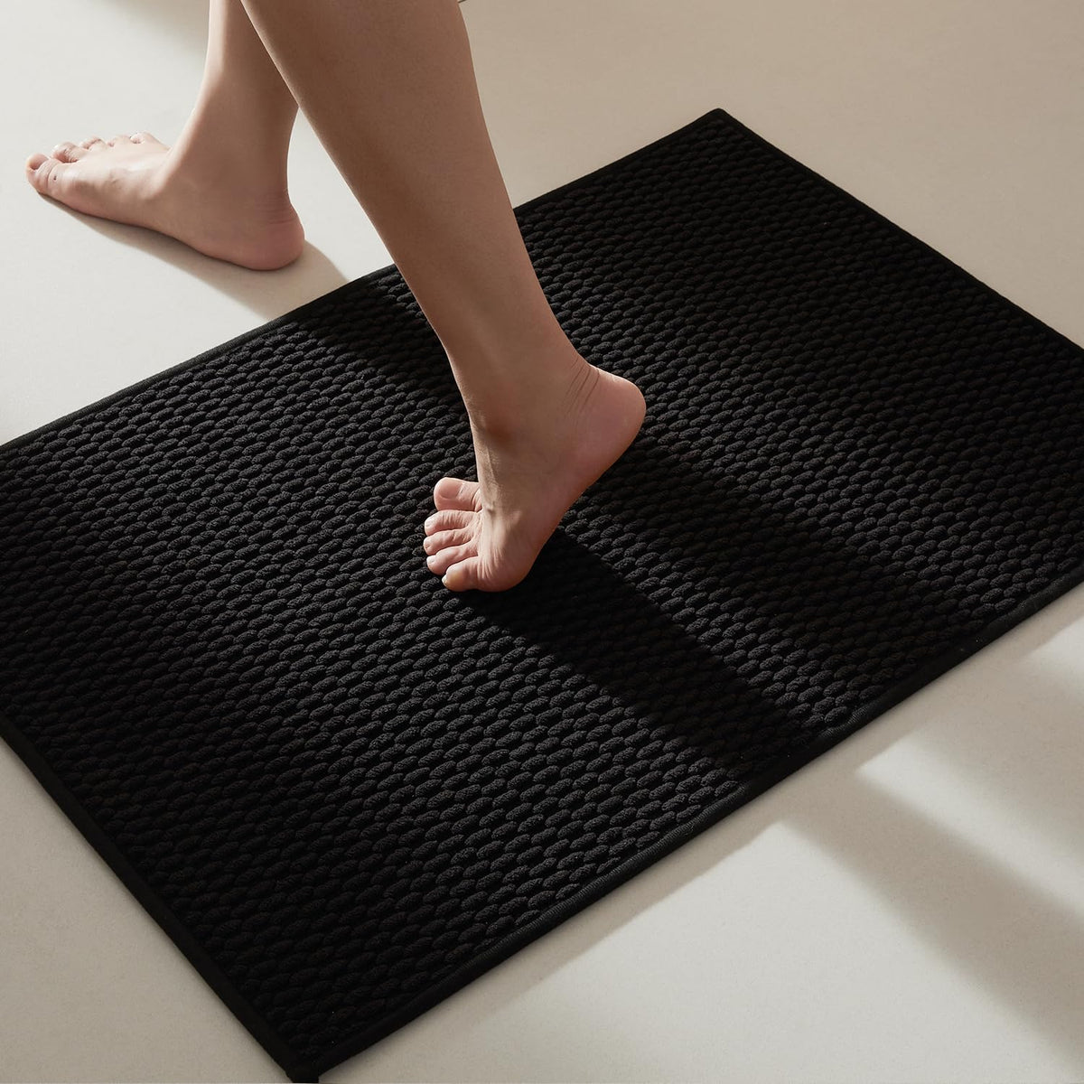 TYUU Bathroom Rugs Non Slip Washable, Super Absorbent Thin Bath Mat Small Quick Dry Low Pile Bathroom Rug, Light Grey 16"x24"