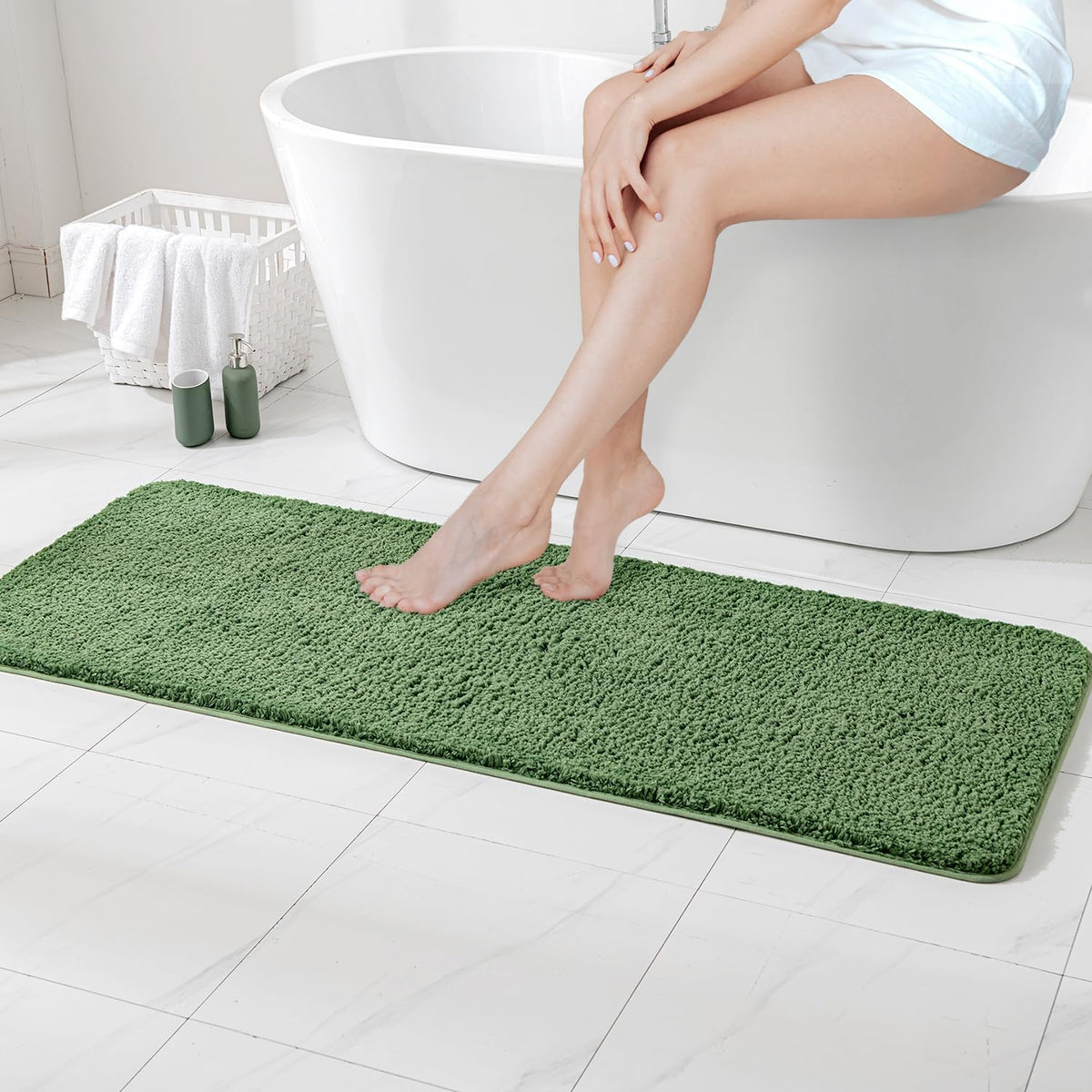 MIULEE Dark Purple Bathroom Rugs Soft Small Microfiber Bath Mat 16x24 Inch