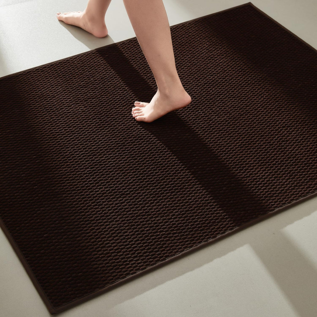 TYUU Bathroom Rugs Non Slip Washable, Super Absorbent Thin Bath Mat Small Quick Dry Low Pile Bathroom Rug, Light Grey 16"x24"