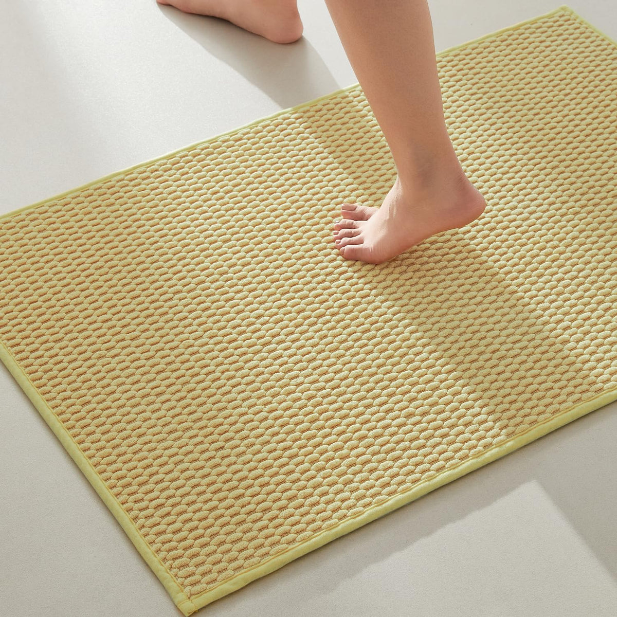 TYUU Bathroom Rugs Non Slip Washable, Super Absorbent Thin Bath Mat Small Quick Dry Low Pile Bathroom Rug, Light Grey 16"x24"