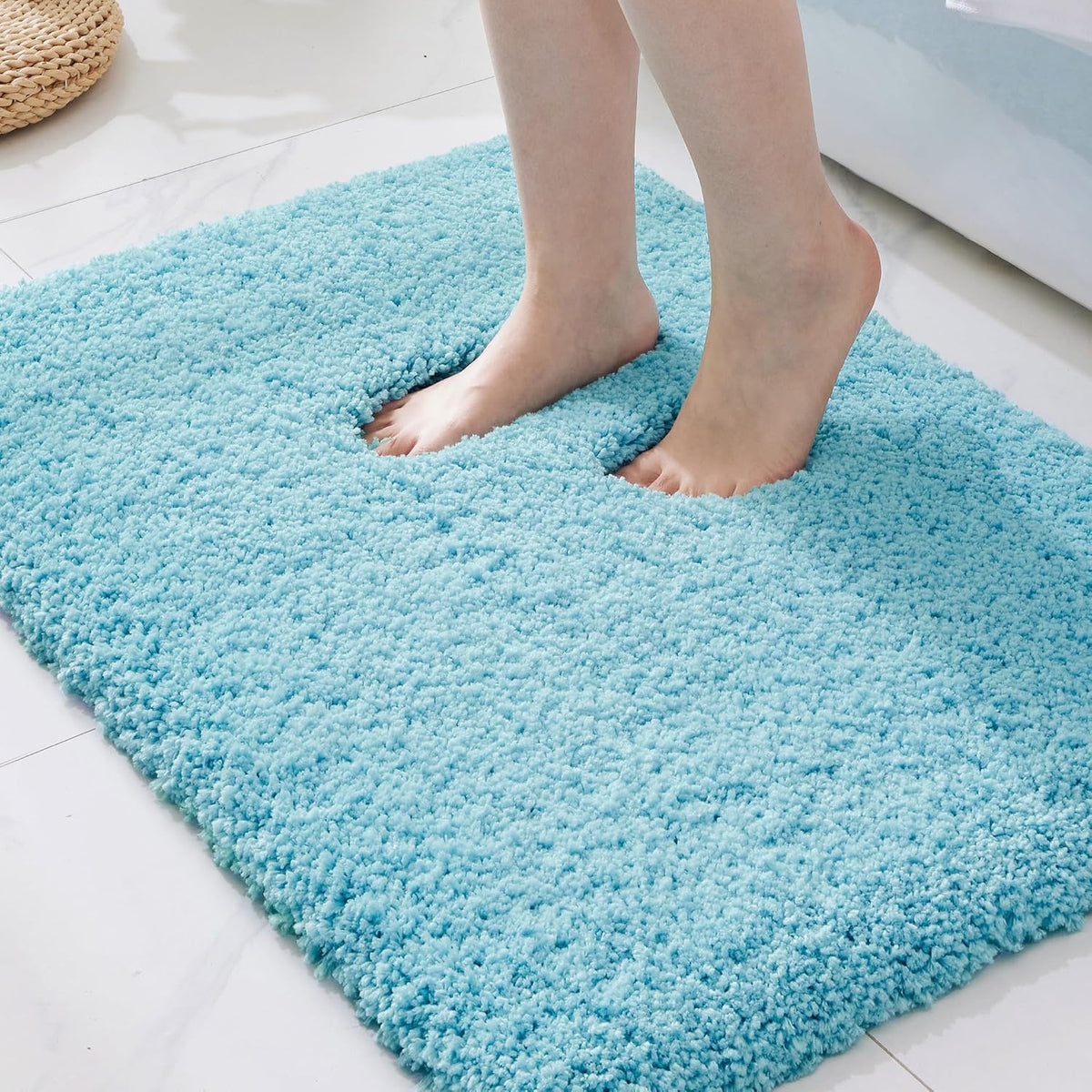 ILANGO Bathroom Rugs 24" × 17", Extra Soft Absorbent Microfiber Bath Rugs