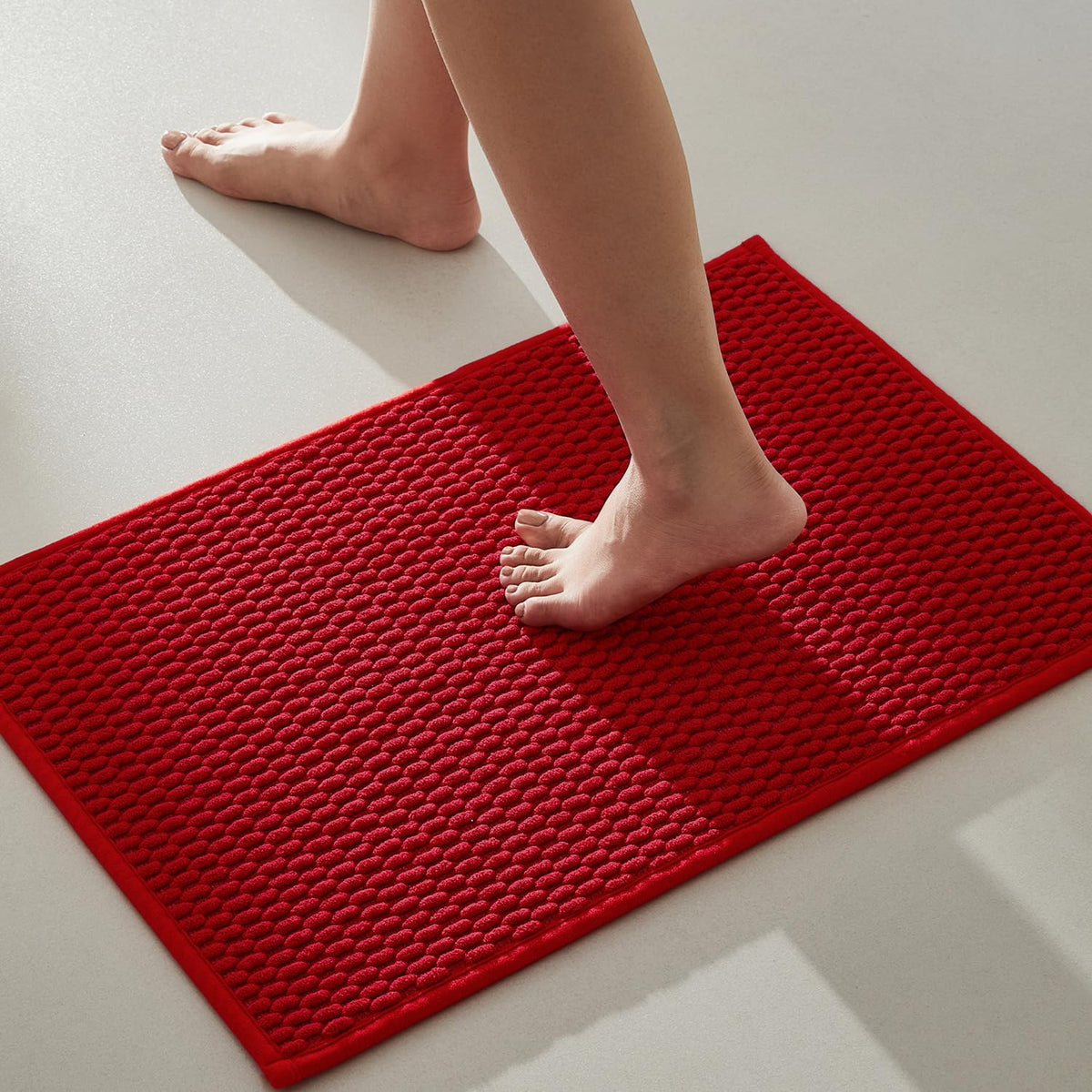 TYUU Bathroom Rugs Non Slip Washable, Super Absorbent Thin Bath Mat Small Quick Dry Low Pile Bathroom Rug, Light Grey 16"x24"