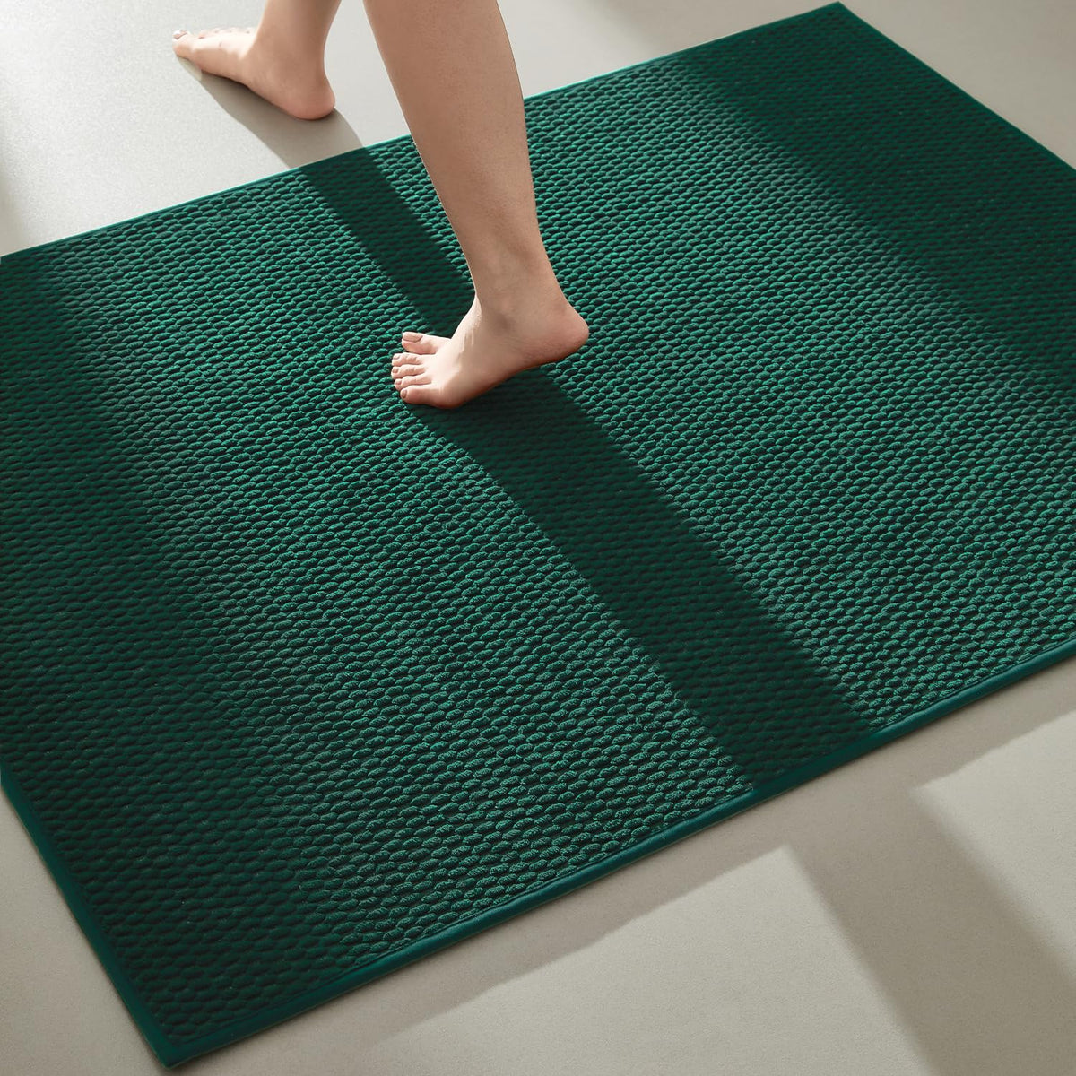TYUU Bathroom Rugs Non Slip Washable, Super Absorbent Thin Bath Mat Small Quick Dry Low Pile Bathroom Rug, Light Grey 16"x24"