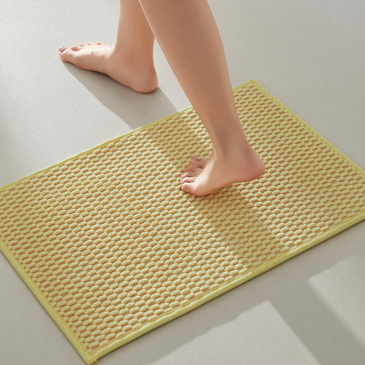 TYUU Bathroom Rugs Non Slip Washable, Super Absorbent Thin Bath Mat Small Quick Dry Low Pile Bathroom Rug, Light Grey 16"x24"