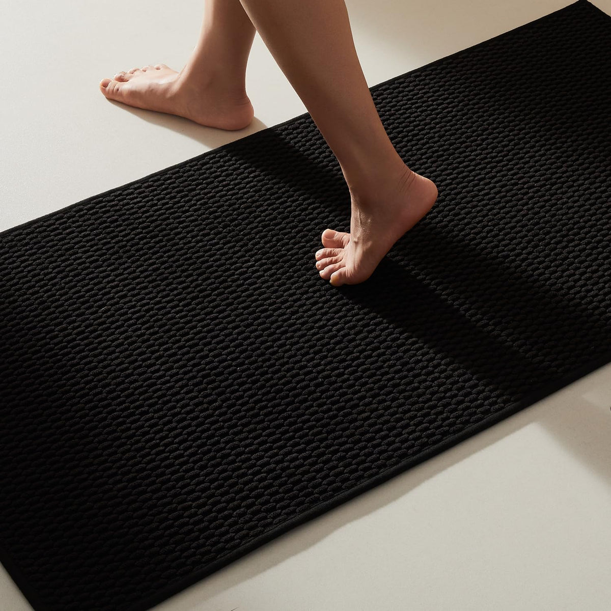 TYUU Bathroom Rugs Non Slip Washable, Super Absorbent Thin Bath Mat Small Quick Dry Low Pile Bathroom Rug, Light Grey 16"x24"