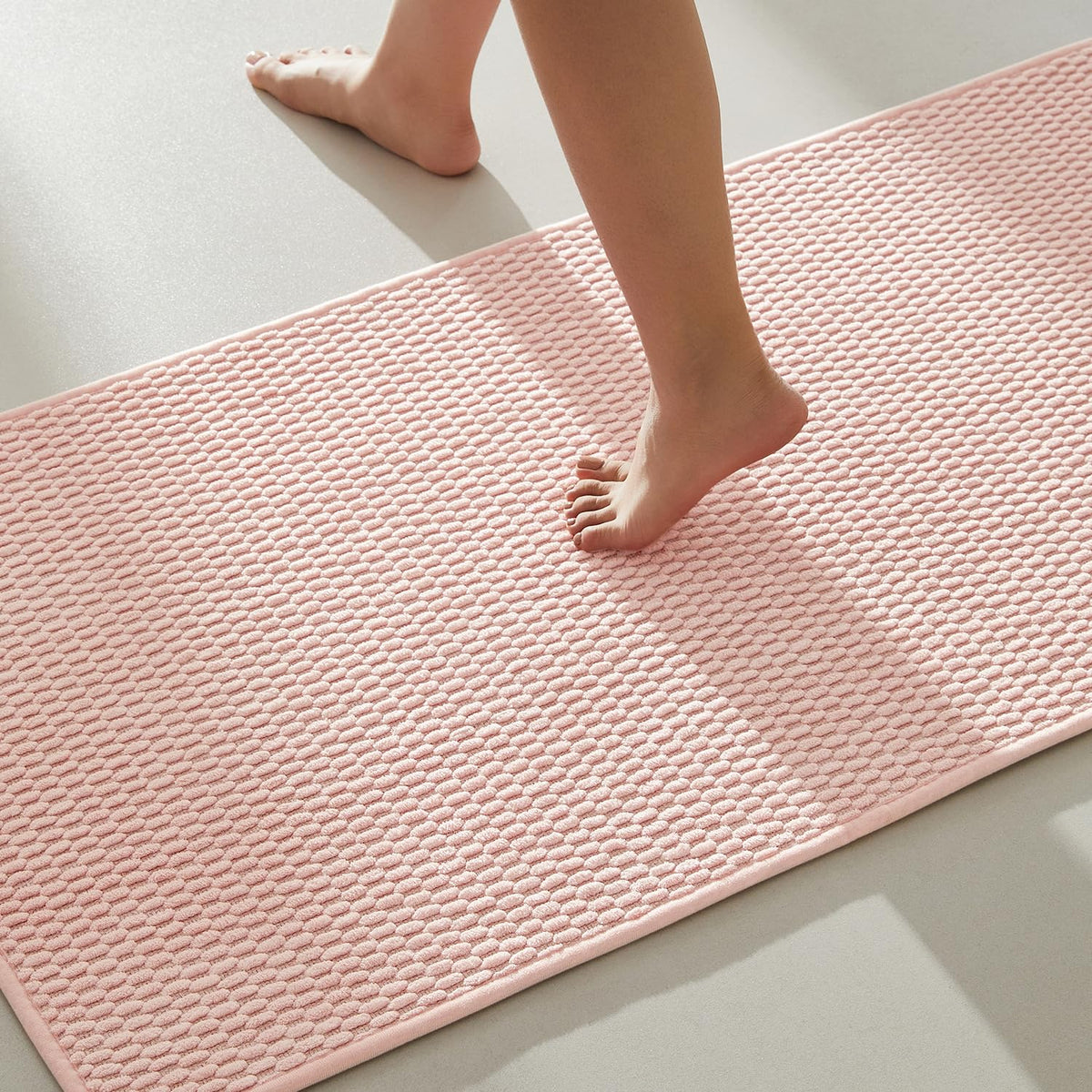 TYUU Bathroom Rugs Non Slip Washable, Super Absorbent Thin Bath Mat Small Quick Dry Low Pile Bathroom Rug, Light Grey 16"x24"