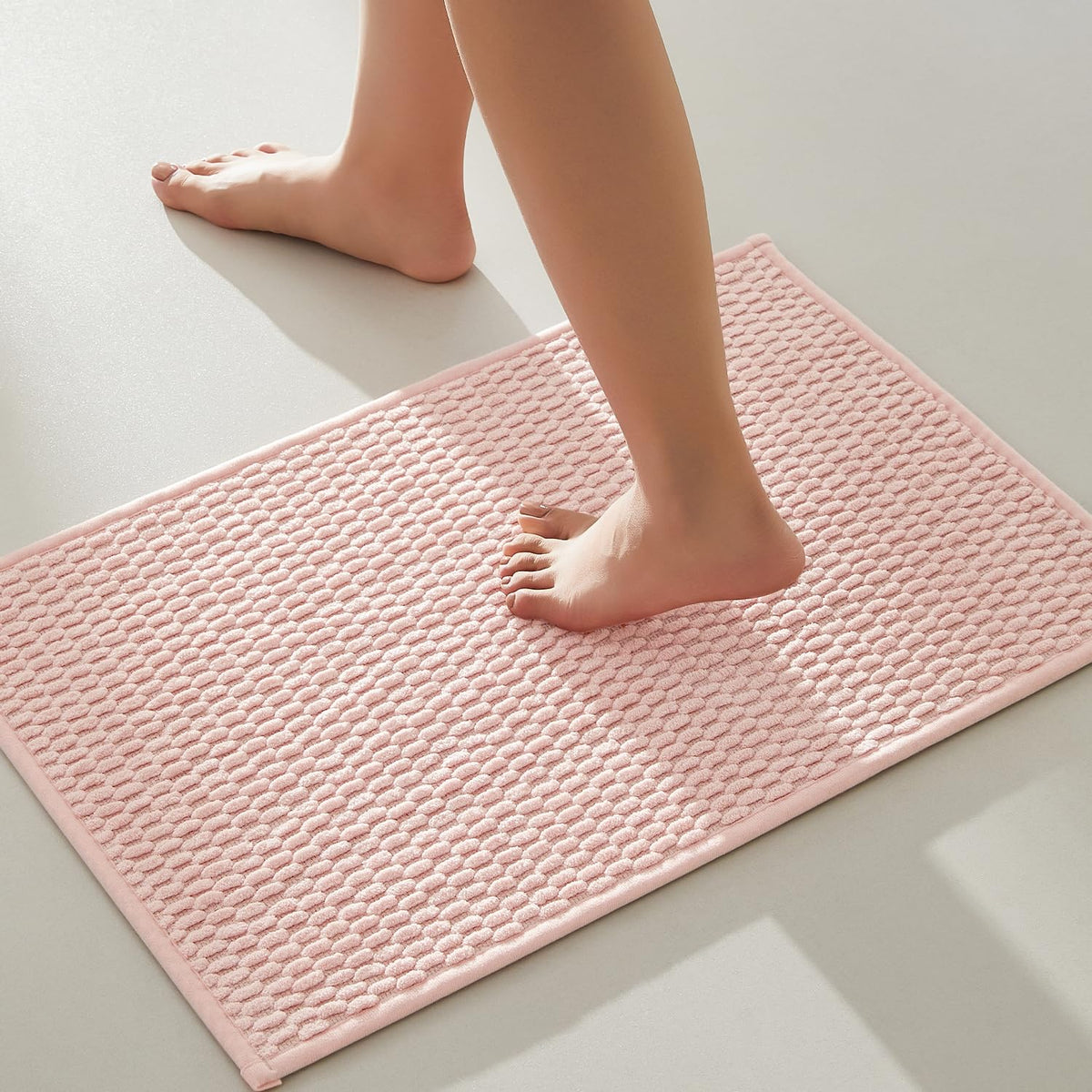 TYUU Bathroom Rugs Non Slip Washable, Super Absorbent Thin Bath Mat Small Quick Dry Low Pile Bathroom Rug, Light Grey 16"x24"