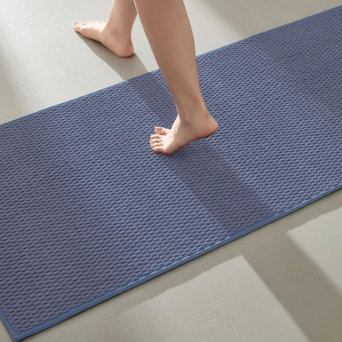 TYUU Bathroom Rugs Non Slip Washable, Super Absorbent Thin Bath Mat Small Quick Dry Low Pile Bathroom Rug, Light Grey 16"x24"