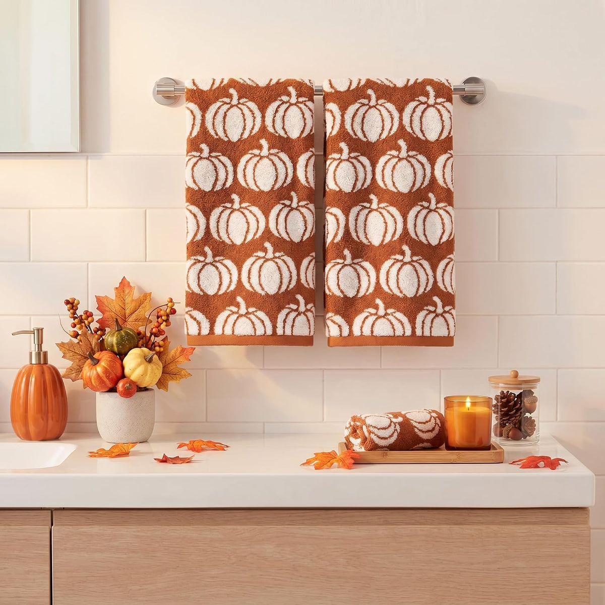 Artoid Mode 2 Pcs Beige Caramel Pumpkin Fall Hand Towels for Bathroom