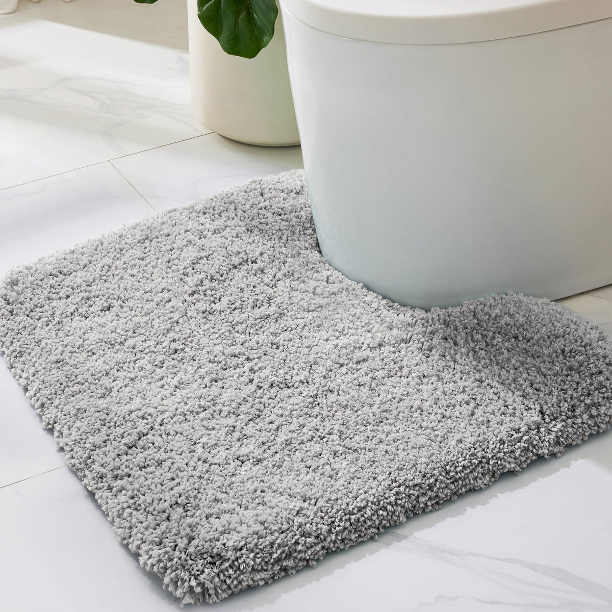 ILANGO Bathroom Rugs 24" × 17", Extra Soft Absorbent Microfiber Bath Rugs