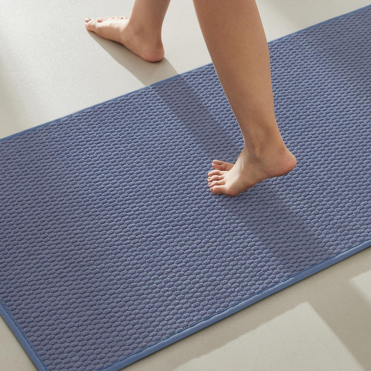 TYUU Bathroom Rugs Non Slip Washable, Super Absorbent Thin Bath Mat Small Quick Dry Low Pile Bathroom Rug, Light Grey 16"x24"