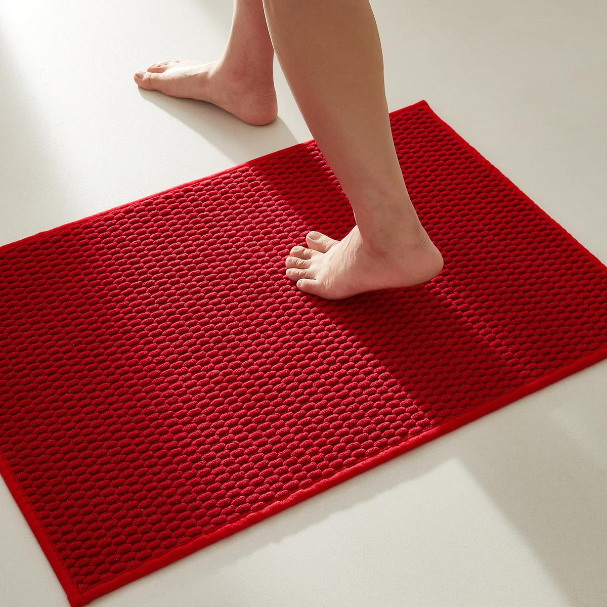 TYUU Bathroom Rugs Non Slip Washable, Super Absorbent Thin Bath Mat Small Quick Dry Low Pile Bathroom Rug, Light Grey 16"x24"