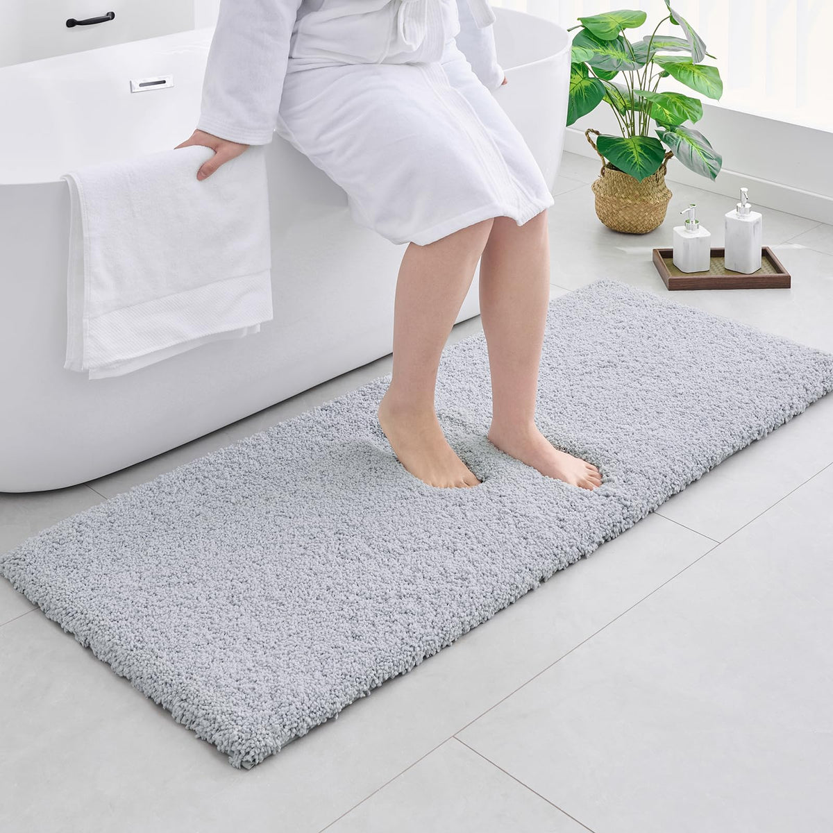 Disolla Gray Bathroom Rugs 17x24, Microfiber Non-Slip Plush Small Bath Mat