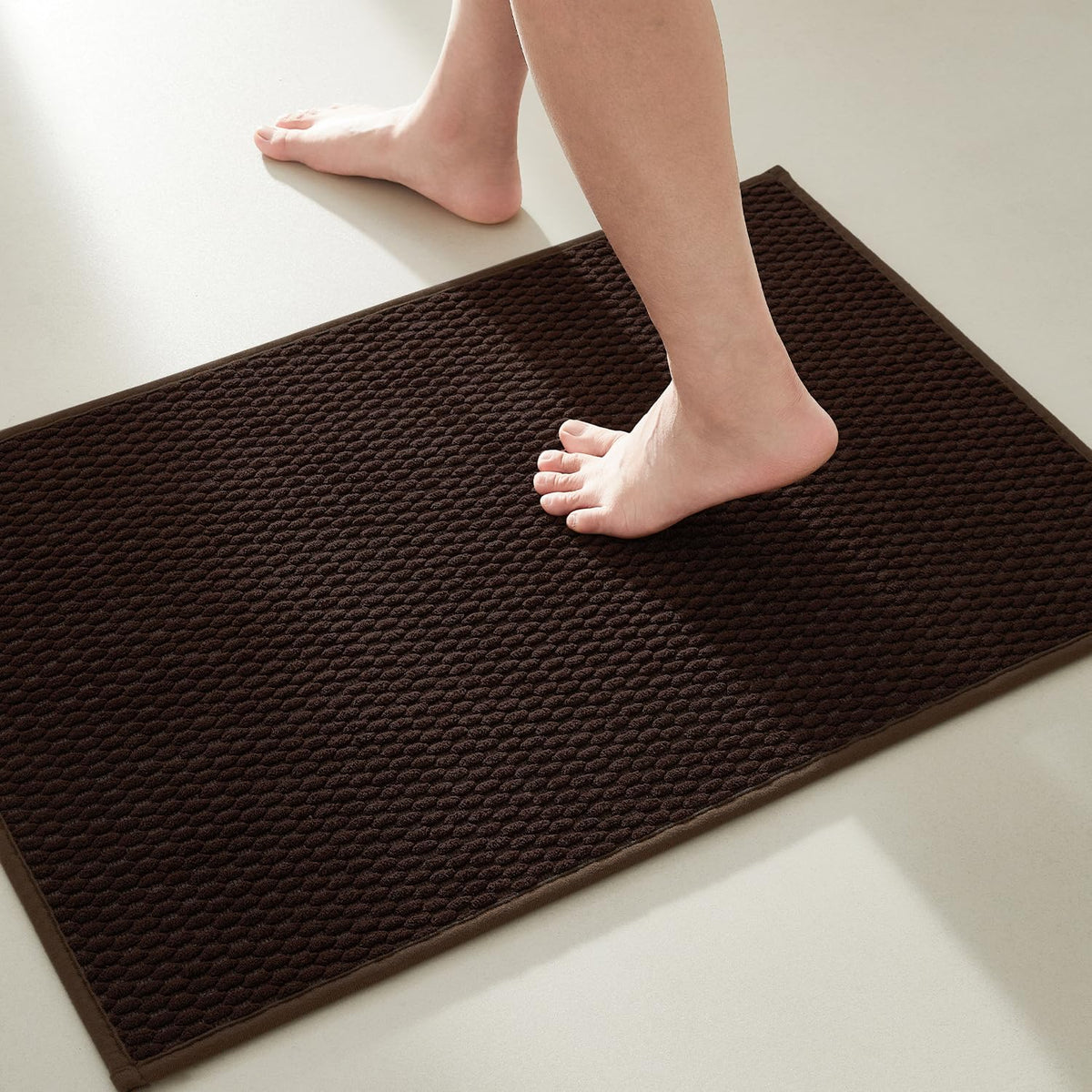 TYUU Bathroom Rugs Non Slip Washable, Super Absorbent Thin Bath Mat Small Quick Dry Low Pile Bathroom Rug, Light Grey 16"x24"
