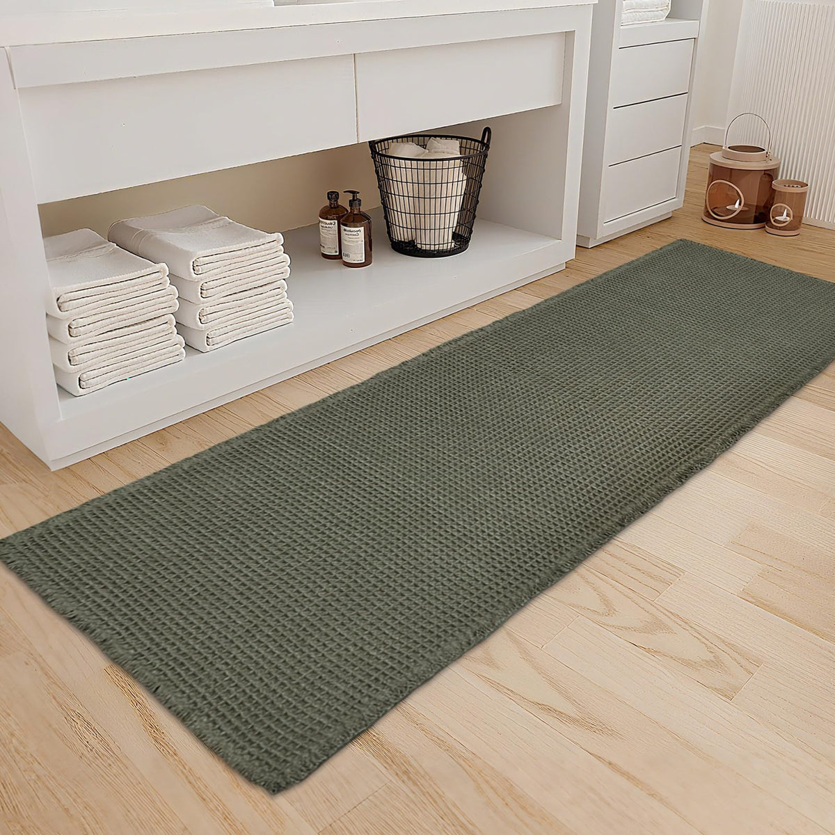 ZALL Waffle Bath Mat,Dark Green Super Absorbent Non Slip Bathroom Rug,17x24inch,Machine Washable Ultra Soft Floor Mats