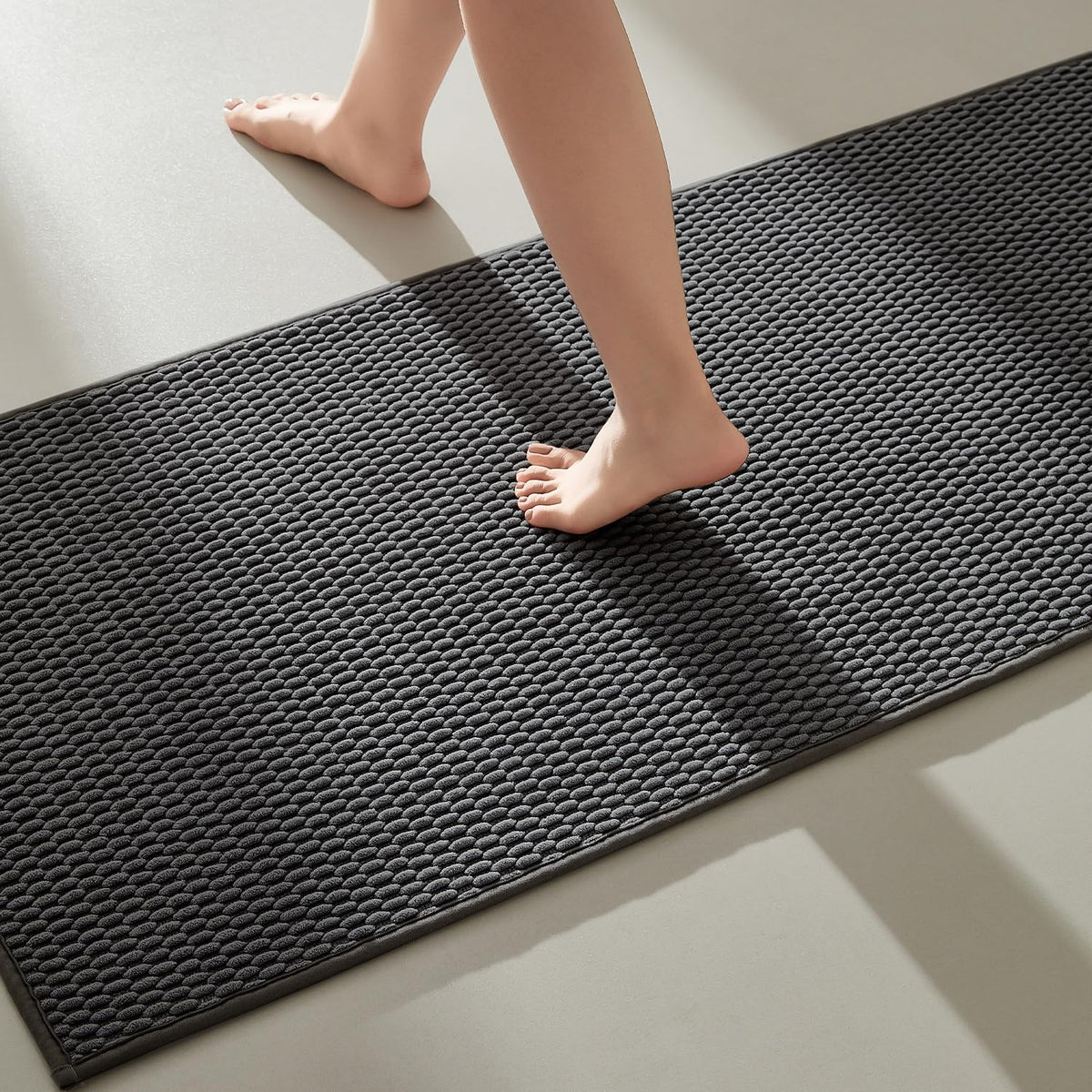 TYUU Bathroom Rugs Non Slip Washable, Super Absorbent Thin Bath Mat Small Quick Dry Low Pile Bathroom Rug, Light Grey 16"x24"