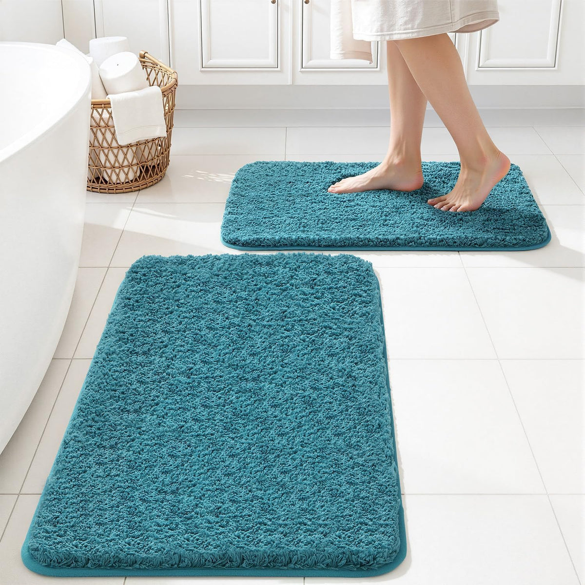 MIULEE Christmas Dark Green Bathroom Rugs Set 2 Piece Small Bath Mats 16x24