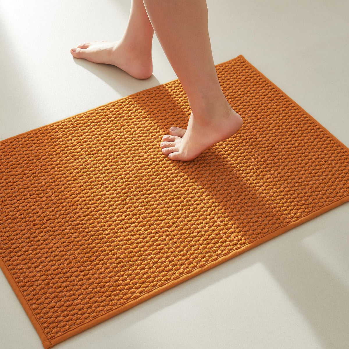 TYUU Bathroom Rugs Non Slip Washable, Super Absorbent Thin Bath Mat Small Quick Dry Low Pile Bathroom Rug, Light Grey 16"x24"