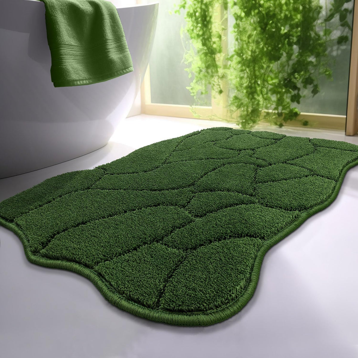 BSICPRO Bathroom Rugs, 32x20 Scalloped Bath Mats, Forest Green